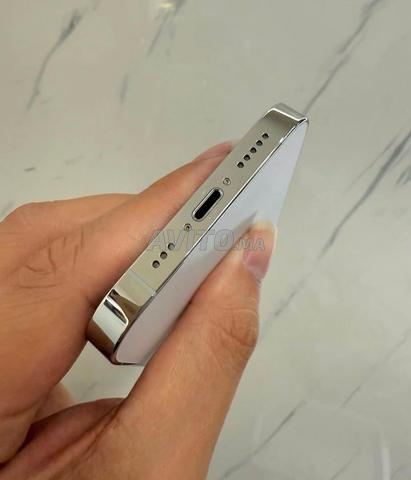 iPhone 14 Pro - 2