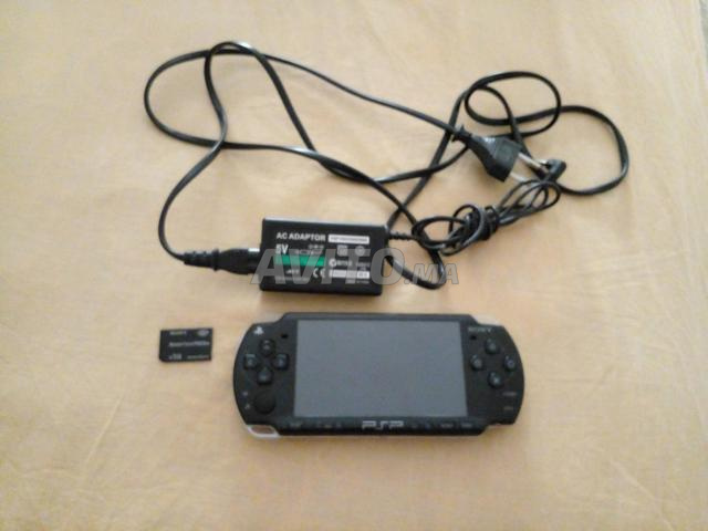 PSP incluant chargeur 5v et carte mémoire