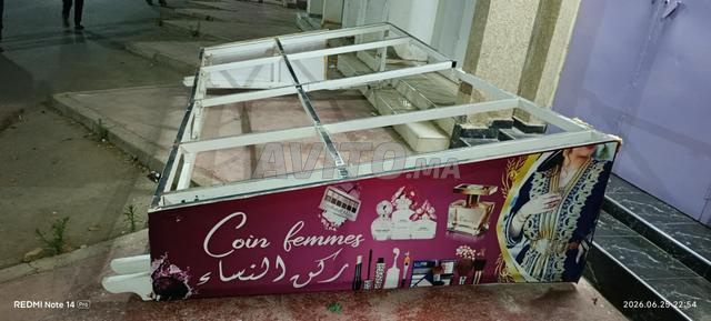 Structure préfabriquée pour local commercial en fer et poutrelles