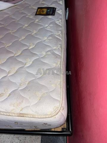 للبيع سرير خشبي مع مرتبة مزدوجة (160 × 200 سم) - 2