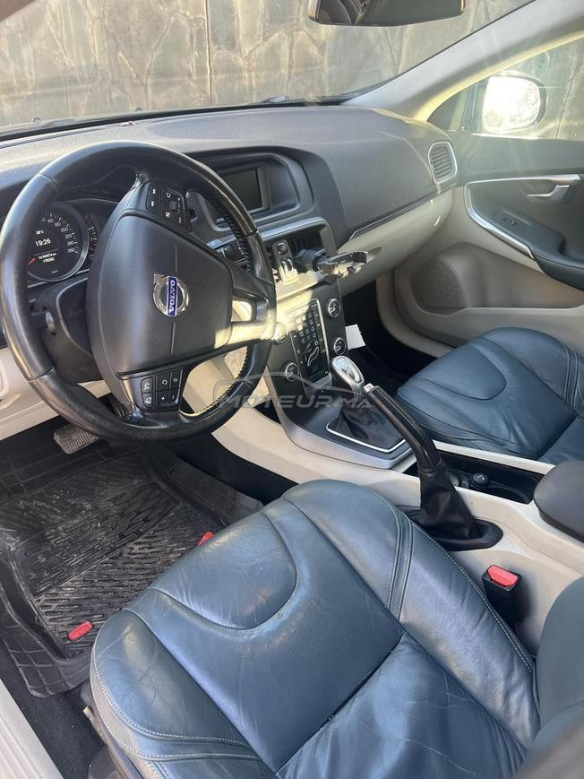 Volvo V40 D3 diesel en excellent état 
