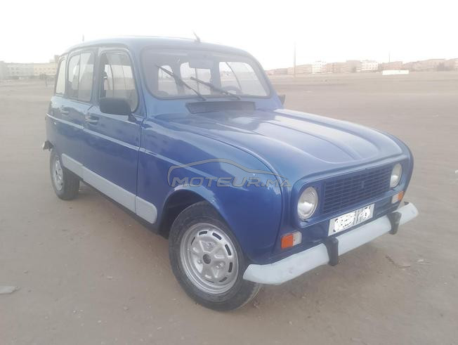 Renault 4 très bon état 