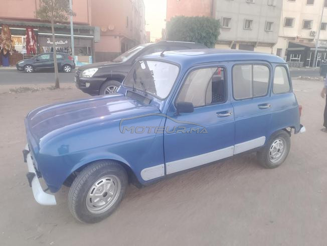 Renault 4 très bon état 