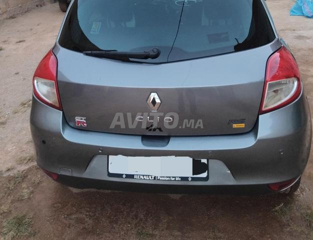 Renault Clio Essence Manuelle 2011 à Fès