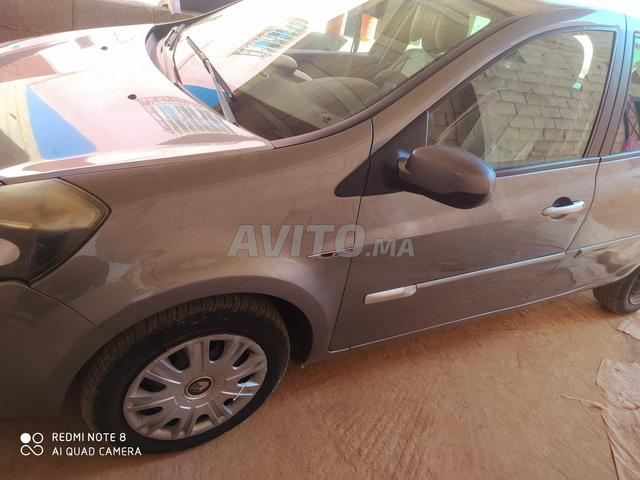 Renault Clio Essence Manuelle 2011 à Fès - 2