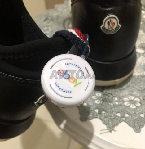 Deux baskets Moncler noir et verte pointure 42 - 2
