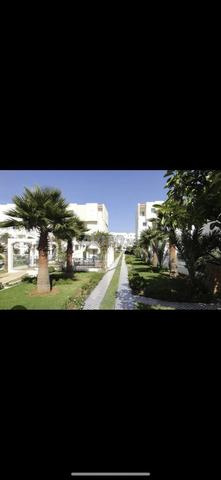 شقة في مجمع سكني مع مسابح - 2