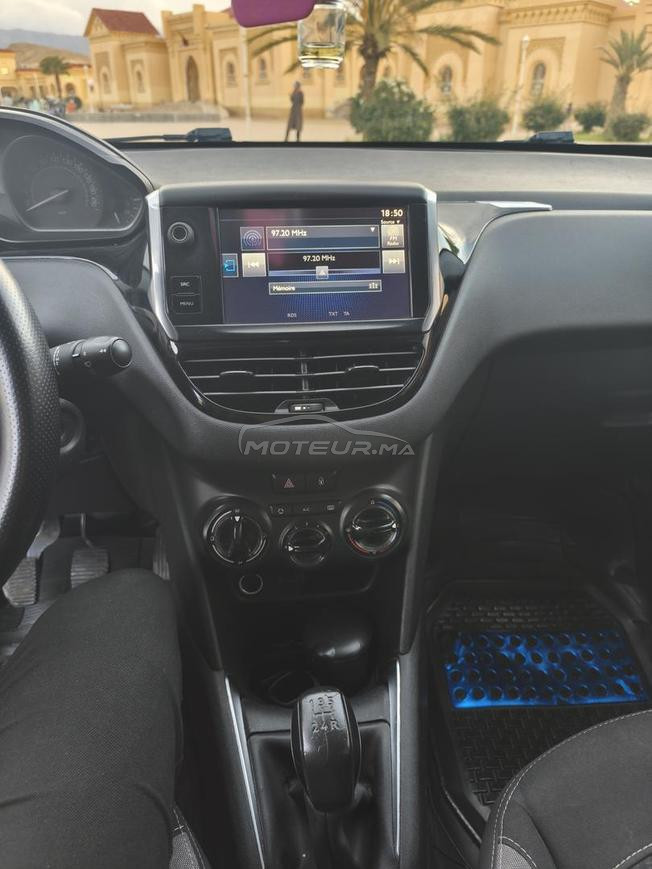 Peugeot 208 Diesel Manuelle 2016 à Midelt