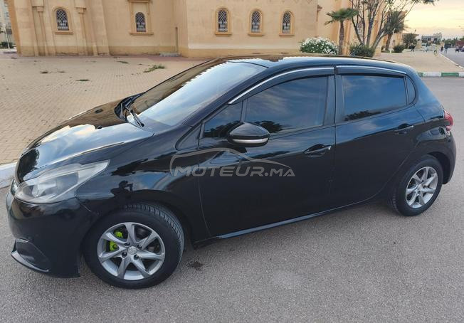 Peugeot 208 Diesel Manuelle 2016 à Midelt