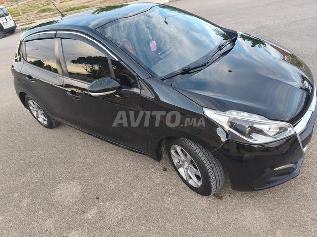 Peugeot 208 Diesel Manuelle 2016 à Midelt - 2