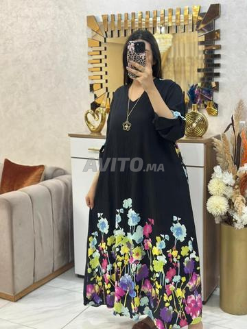 Robe avec chaîne au col