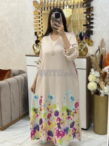 Robe avec chaîne au col - 2