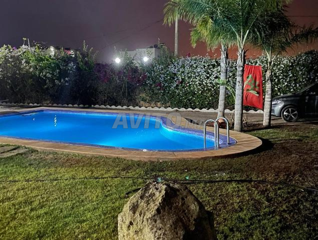 Ferme 16 000 m² villa, piscines & sport 