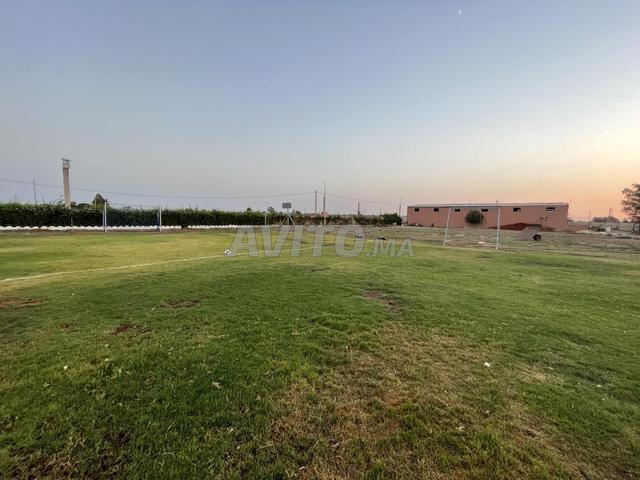 Ferme 16 000 m² villa, piscines & sport 