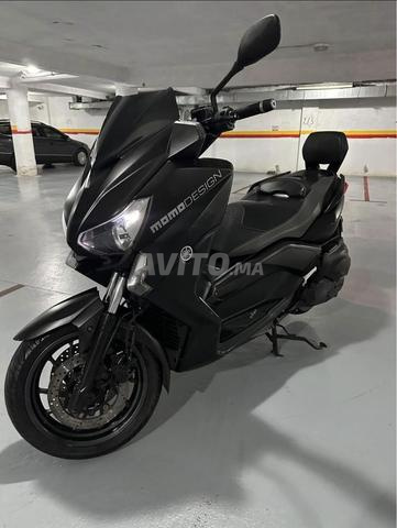 ياماها X-MAX 400 MOMODesign – أسود مطفي