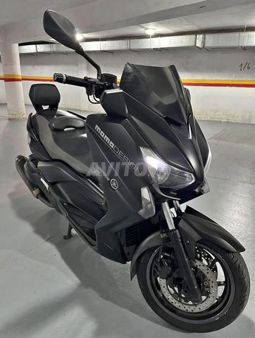 ياماها X-MAX 400 MOMODesign – أسود مطفي