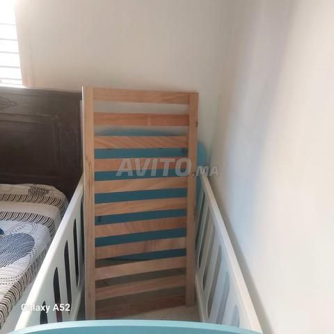 Lit avec matelas - 2