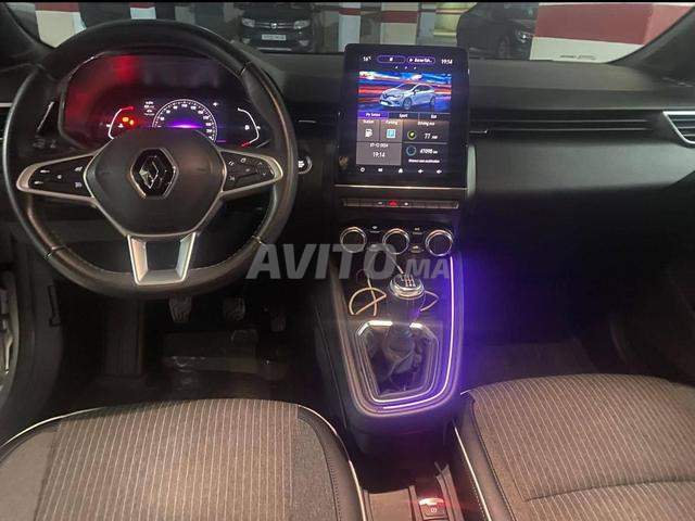 Clio 5 Diesel Manuelle 2023 à Marrakech - 2