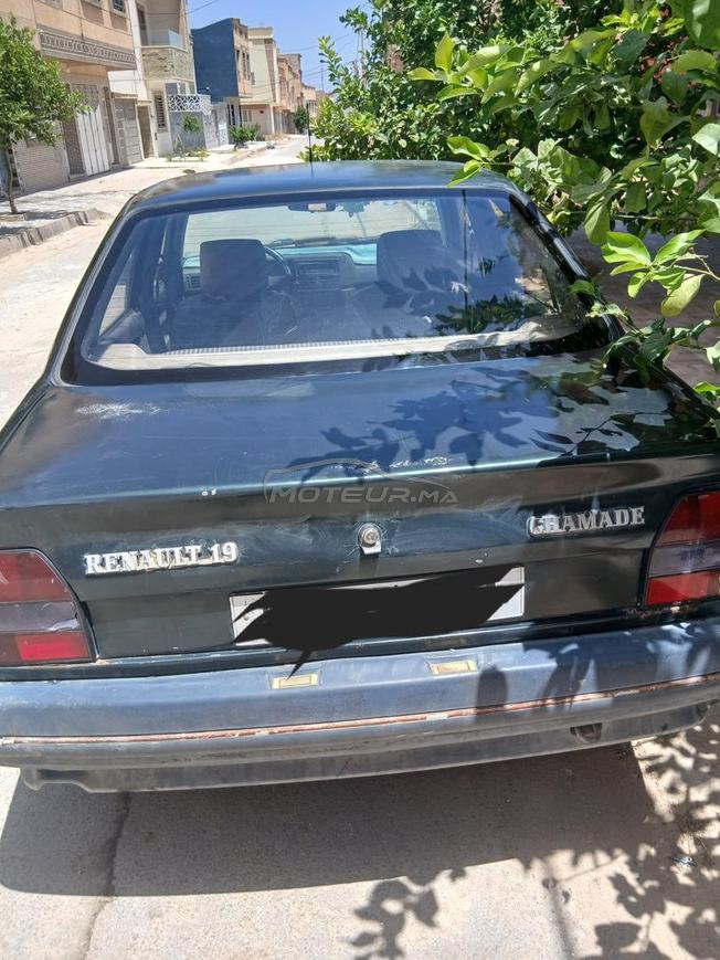 Renault R19 Essence Manuelle 1991 à Oujda