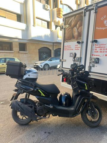 Scooter Xma 49cm avec top case - 2