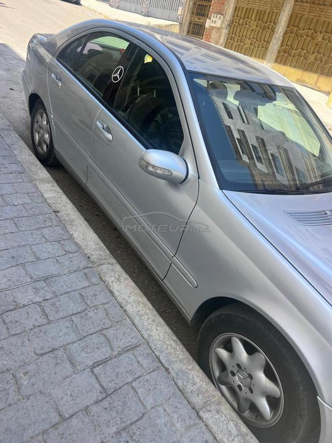 Mercedes-Benz 220 Diesel Automatique 2003 à Tanger