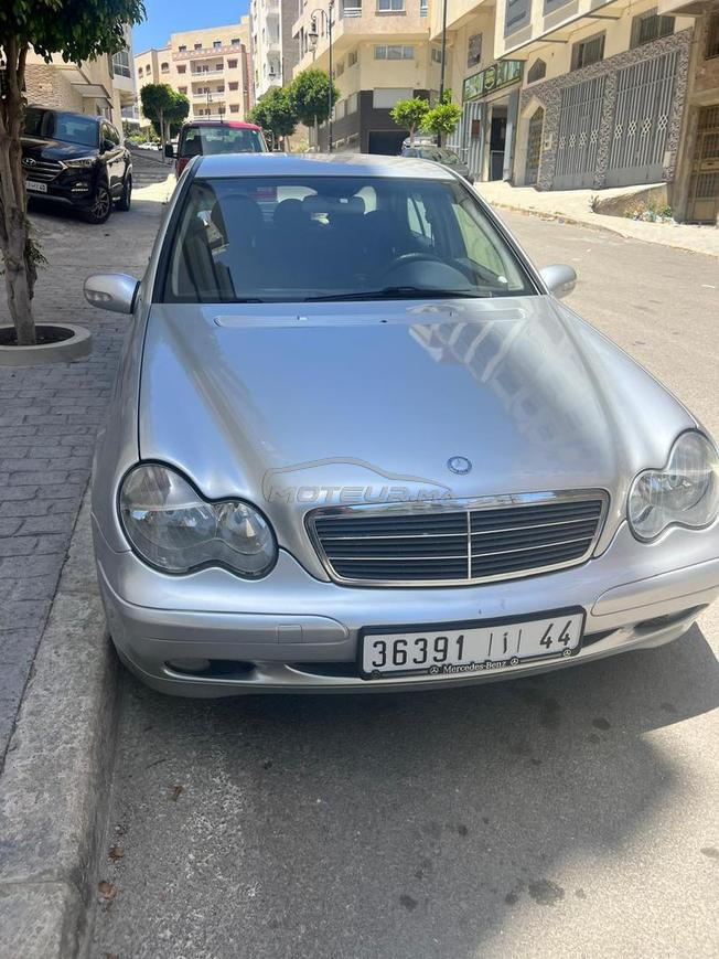 Mercedes-Benz 220 Diesel Automatique 2003 à Tanger