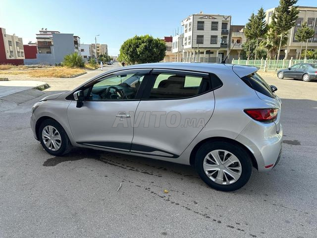 Clio très neuve - 2