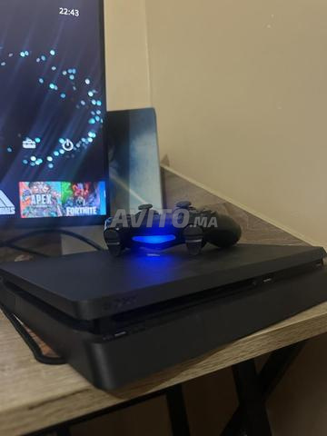 Playstation 4 slim - 2