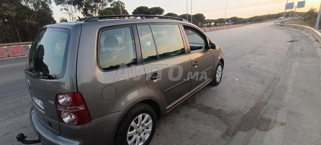 Volkswagen Touran - 2
