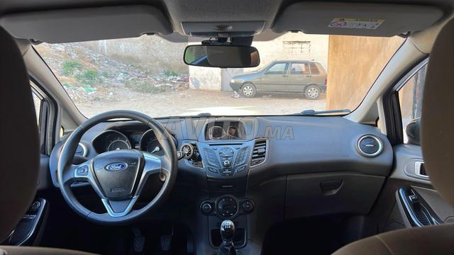 Ford Fiesta Diesel Manuelle 2017 à Saidia - 2