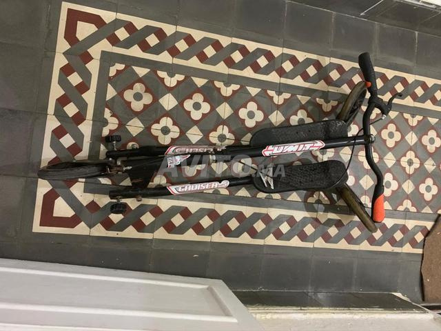 Trottinette 3 roues, encore propre - 2