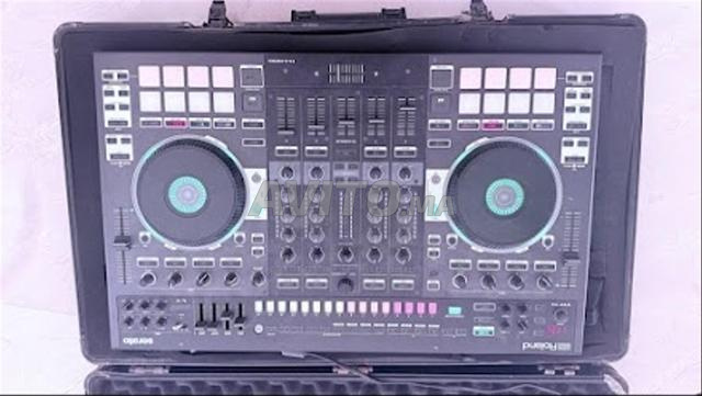 وحدة تحكم DJ Roland DJ-808 (مع حقيبة نقل)