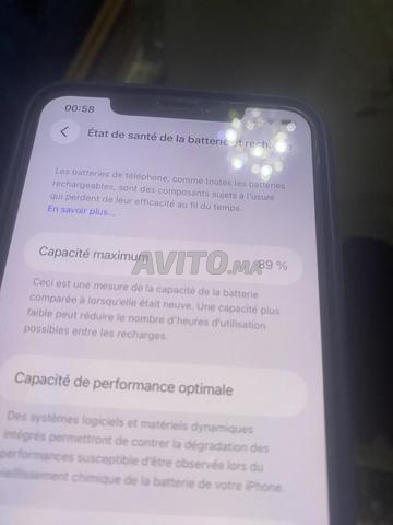 iPhone 11 pro max bon état - 2