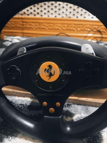 Volant Thrustmaster Ferrari PC/PS3 Pédales Offre - 2
