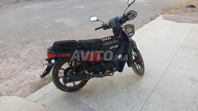 Moto V8 - 2