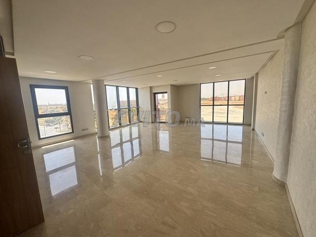 مكاتب فاخرة للإيجار - 2