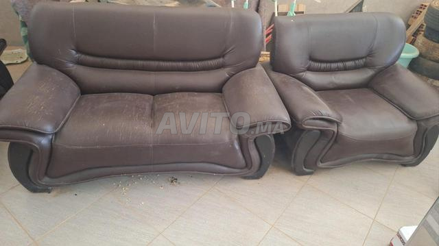 Canapé en cuir marron à vendre, prix négociable