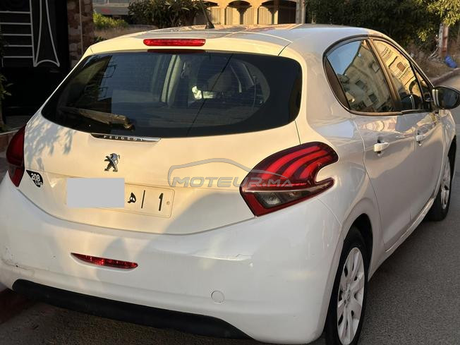 Peugeot 208 Essence Manuelle 2017 à Deroua