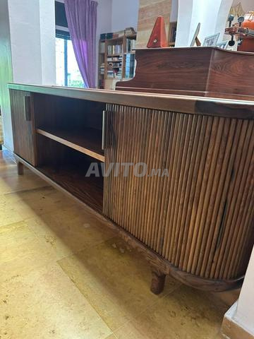 Meuble TV Buffet bas design en noyer - 2