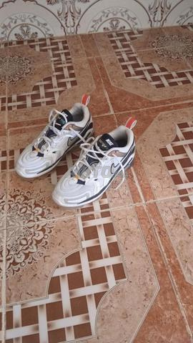 Nike أصلية أمريكية مقاس 40 - 2