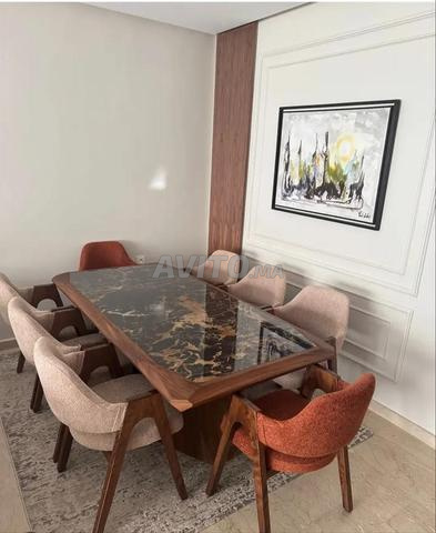 Table et chaises, bon prix, pour qui est intéressé - 2