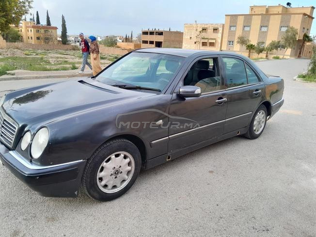 Mercedes 3winat très bonne état 