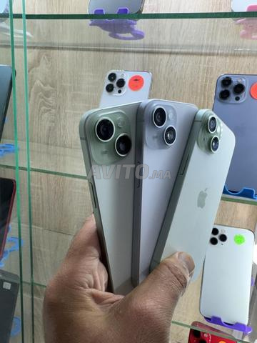 iPhone 15 officiel 128/84 - 2