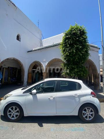 Peugeot 208 Diesel Manuelle 2019 à Casablanca - 2