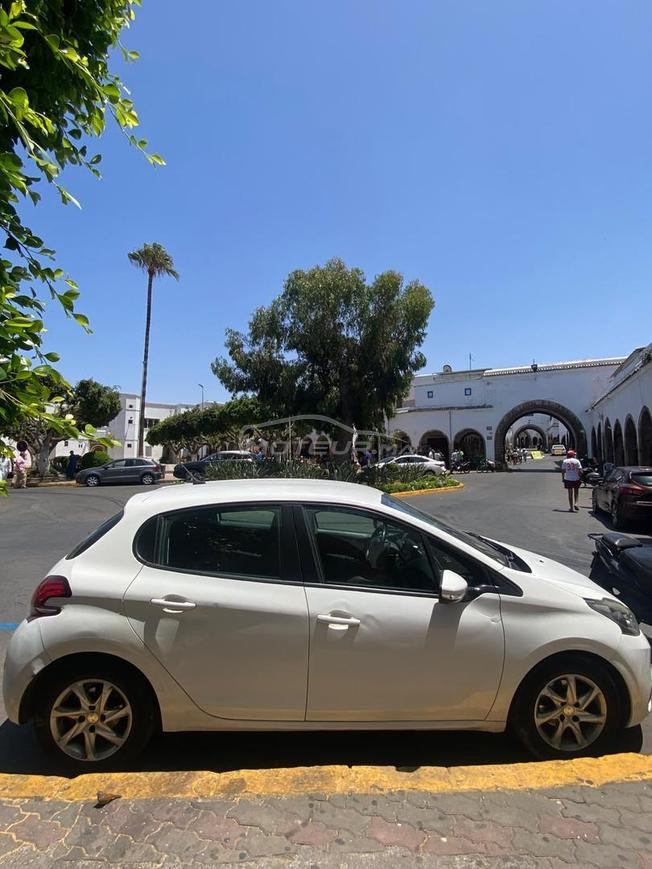 Peugeot 208 Diesel Manuelle 2019 à Casablanca