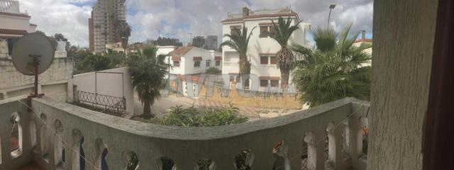فيلا صغيرة على الشاطئ، وسط مدينة طنجة - 2