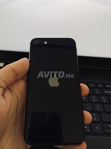 iPhone SE 2022 3ème gen 128 Go - 2
