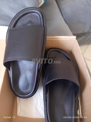 شباشب سوداء نسائية