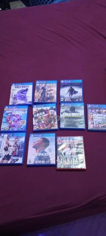 PS4 Pro 1TB, deux manettes, 10 disques, 4200 dirhams. - 2