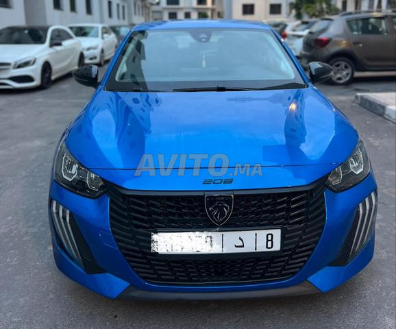 Peugeot 2008 modèle 2024. 8. 74000 km. - 2